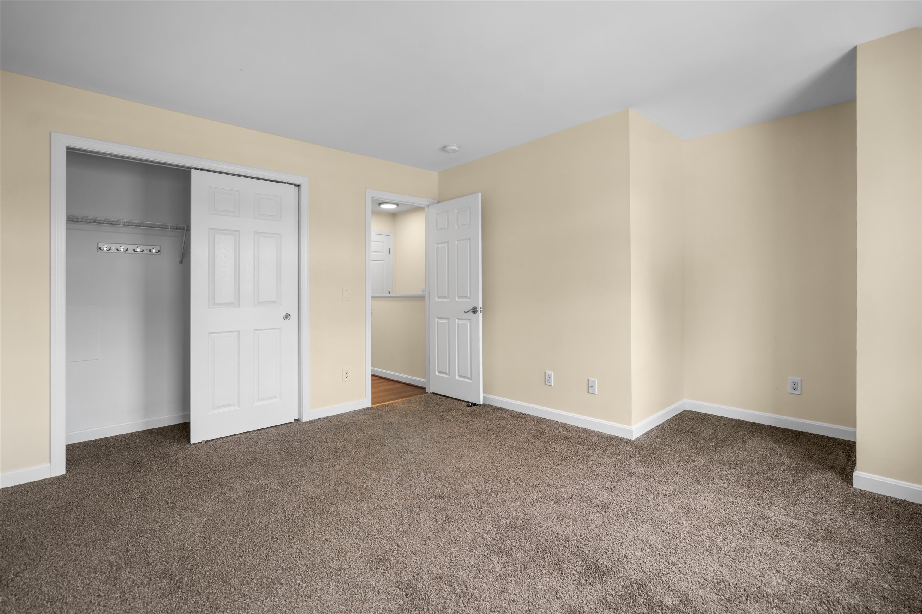 1029 South Mammoth Road, Unit 7 Manchester, NH 03109 - Photo 21 of 38