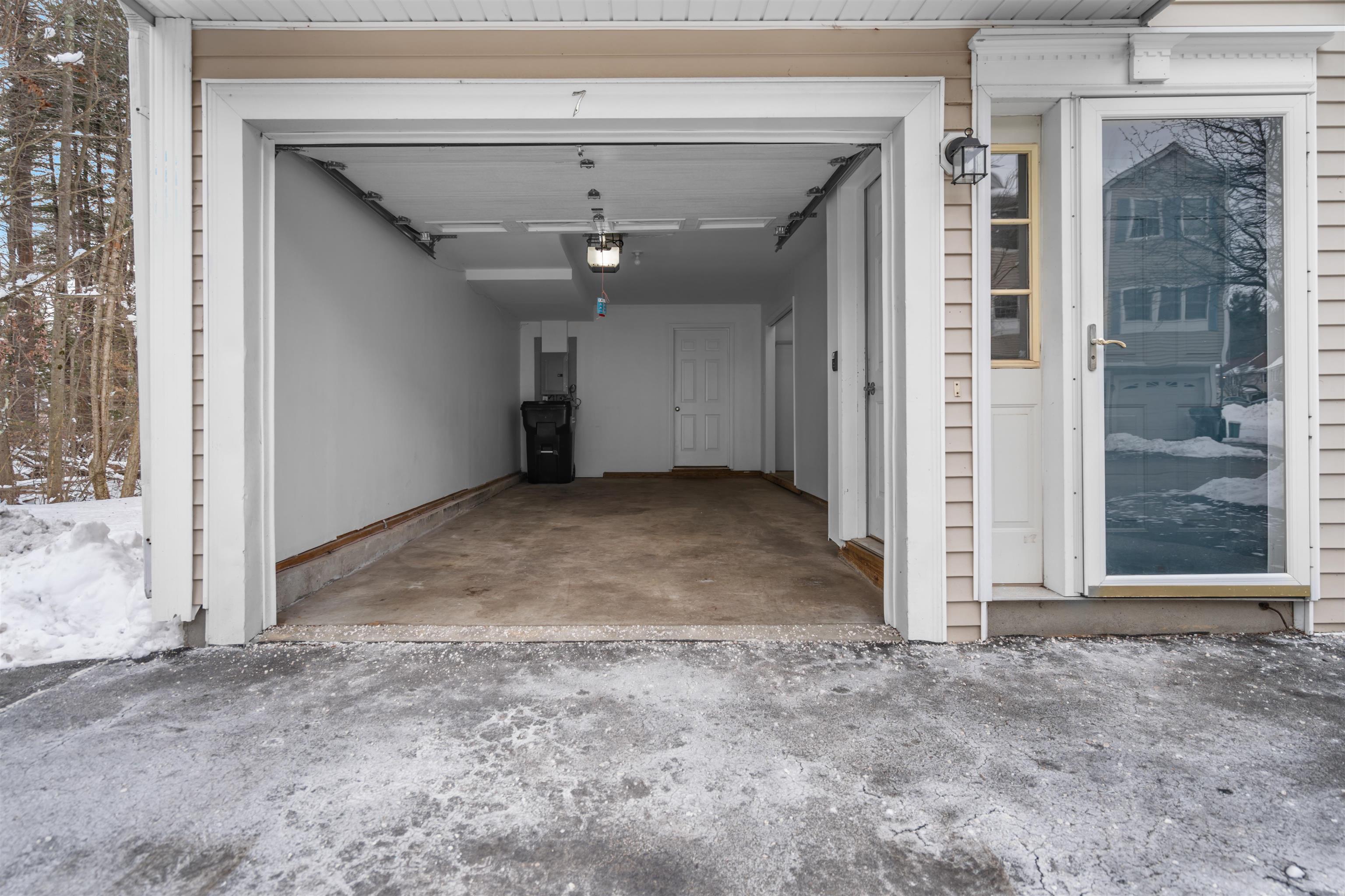 1029 South Mammoth Road, Unit 7 Manchester, NH 03109 - Photo 25 of 38