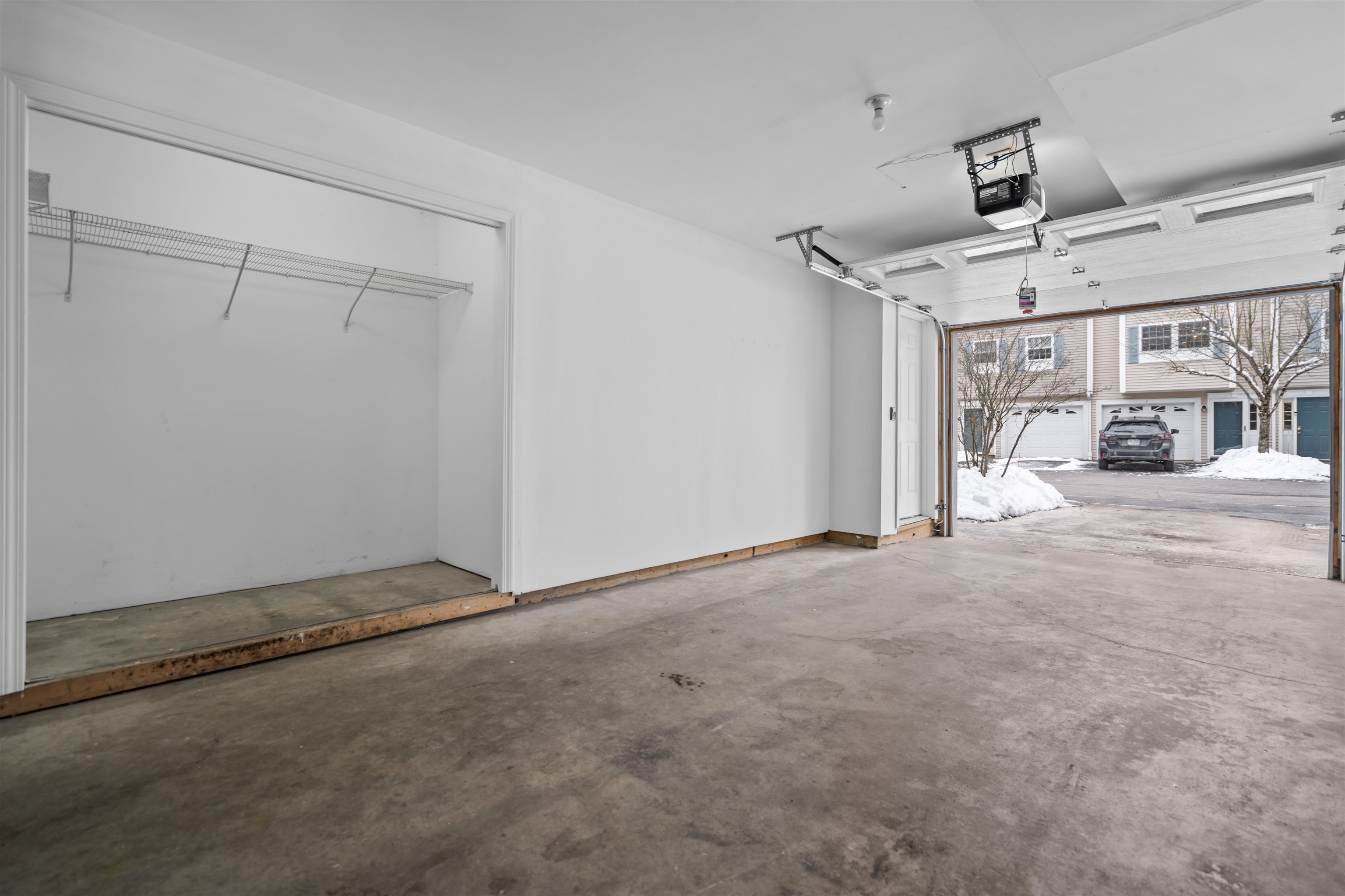 1029 South Mammoth Road, Unit 7 Manchester, NH 03109 - Photo 27 of 38