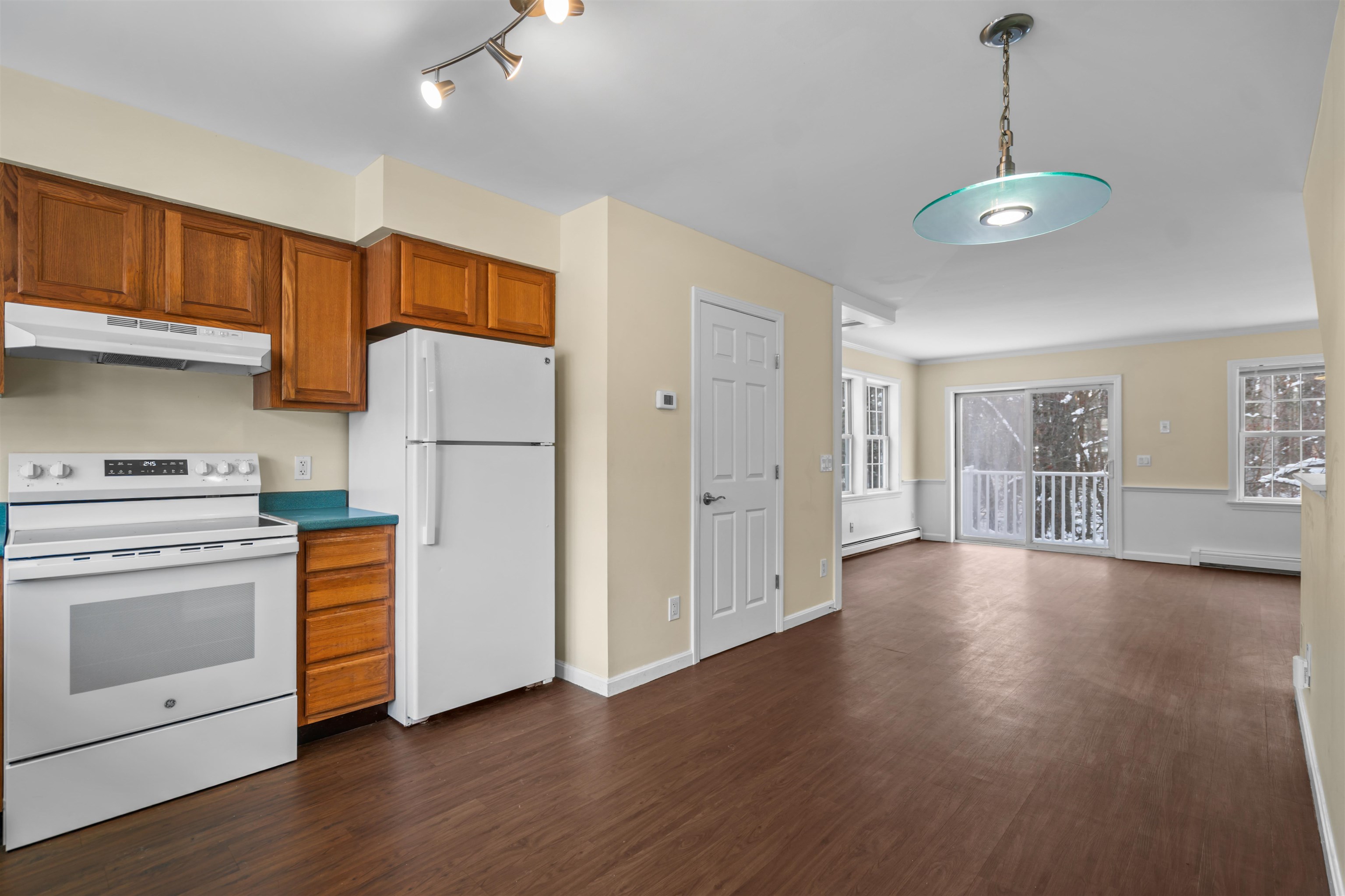 1029 South Mammoth Road, Unit 7 Manchester, NH 03109 - Photo 9 of 38