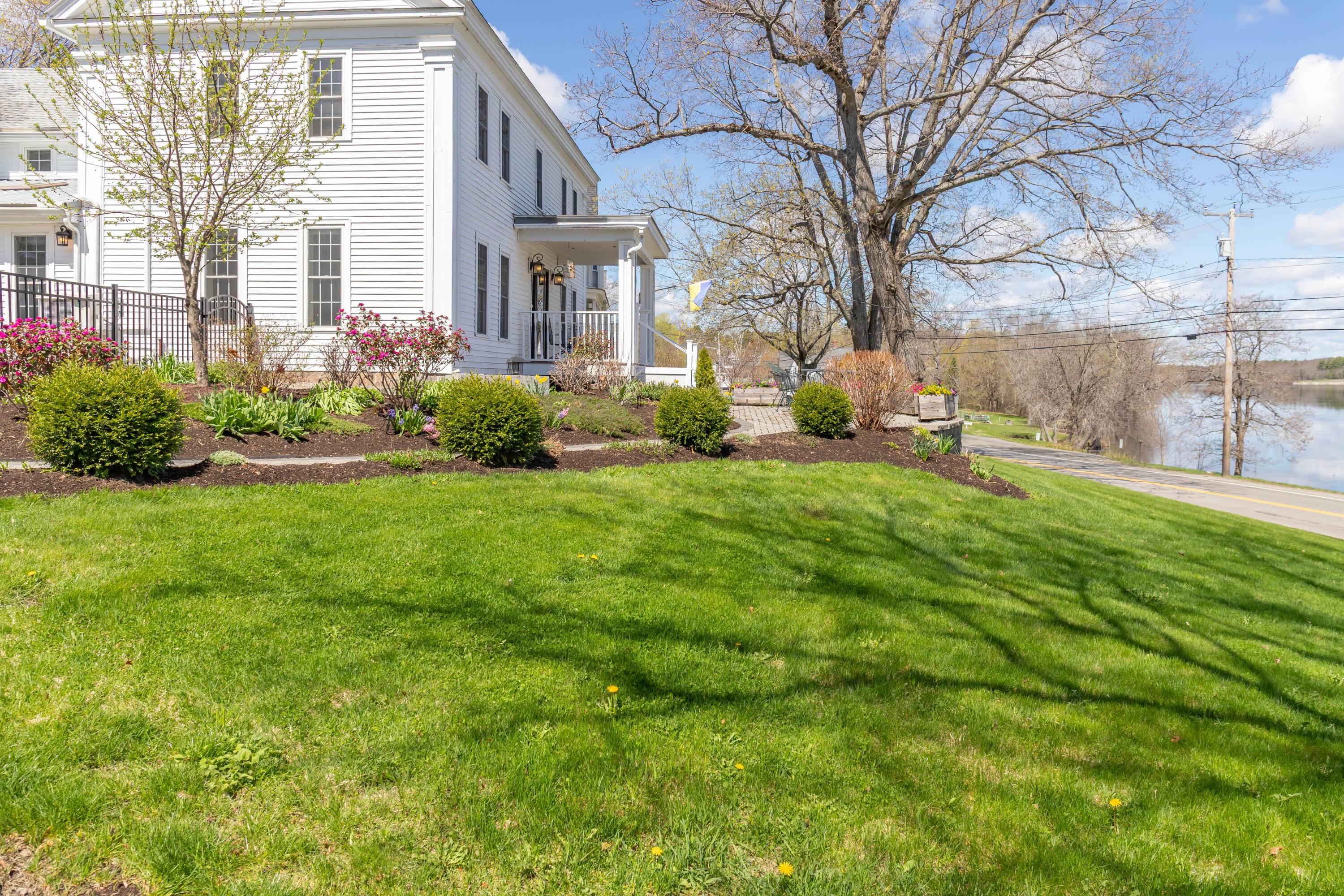 41 Main Street Old Town, ME 04468 - Photo 16 of 102 Lawn
