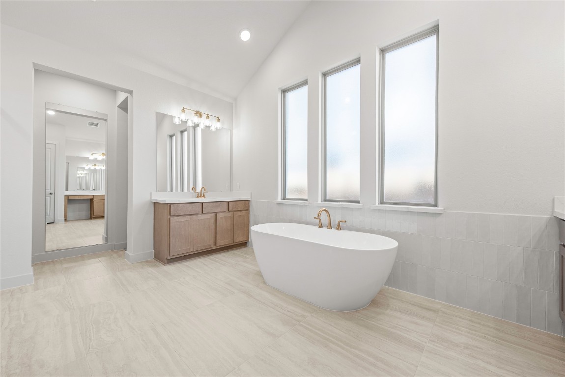 18925 Moonriver Street Conroe, TX 77302 - Photo 9 of 29