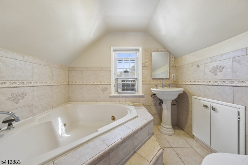 121 Meisel Avenue Springfield, NJ 07081 - Photo 20 of 23