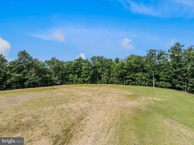 $299,000 | Fairview Oaks Way, Berkeley Springs, WV 25411