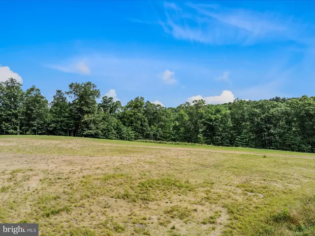 $299,000 | Fairview Oaks Way, Berkeley Springs, WV 25411