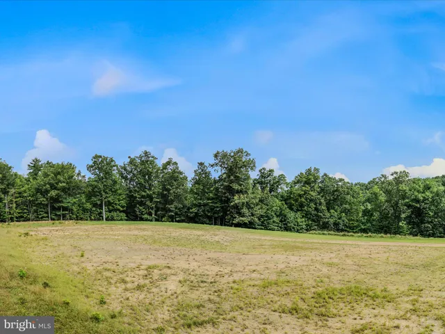 $299,000 | Fairview Oaks Way, Berkeley Springs, WV 25411