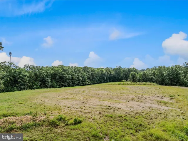 $299,000 | Fairview Oaks Way, Berkeley Springs, WV 25411