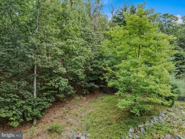 $299,000 | Fairview Oaks Way, Berkeley Springs, WV 25411