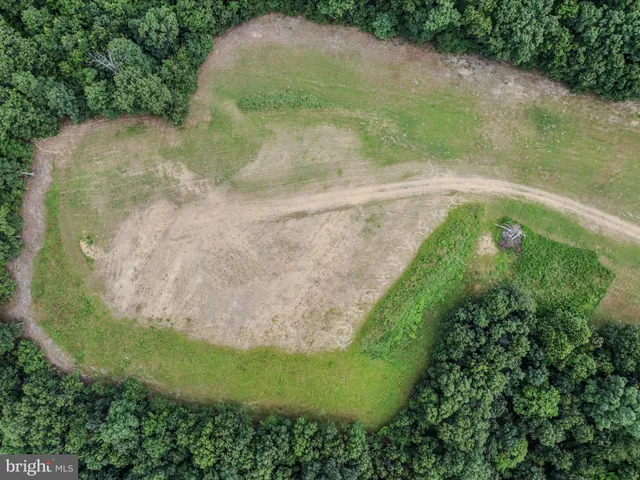 $299,000 | Fairview Oaks Way, Berkeley Springs, WV 25411