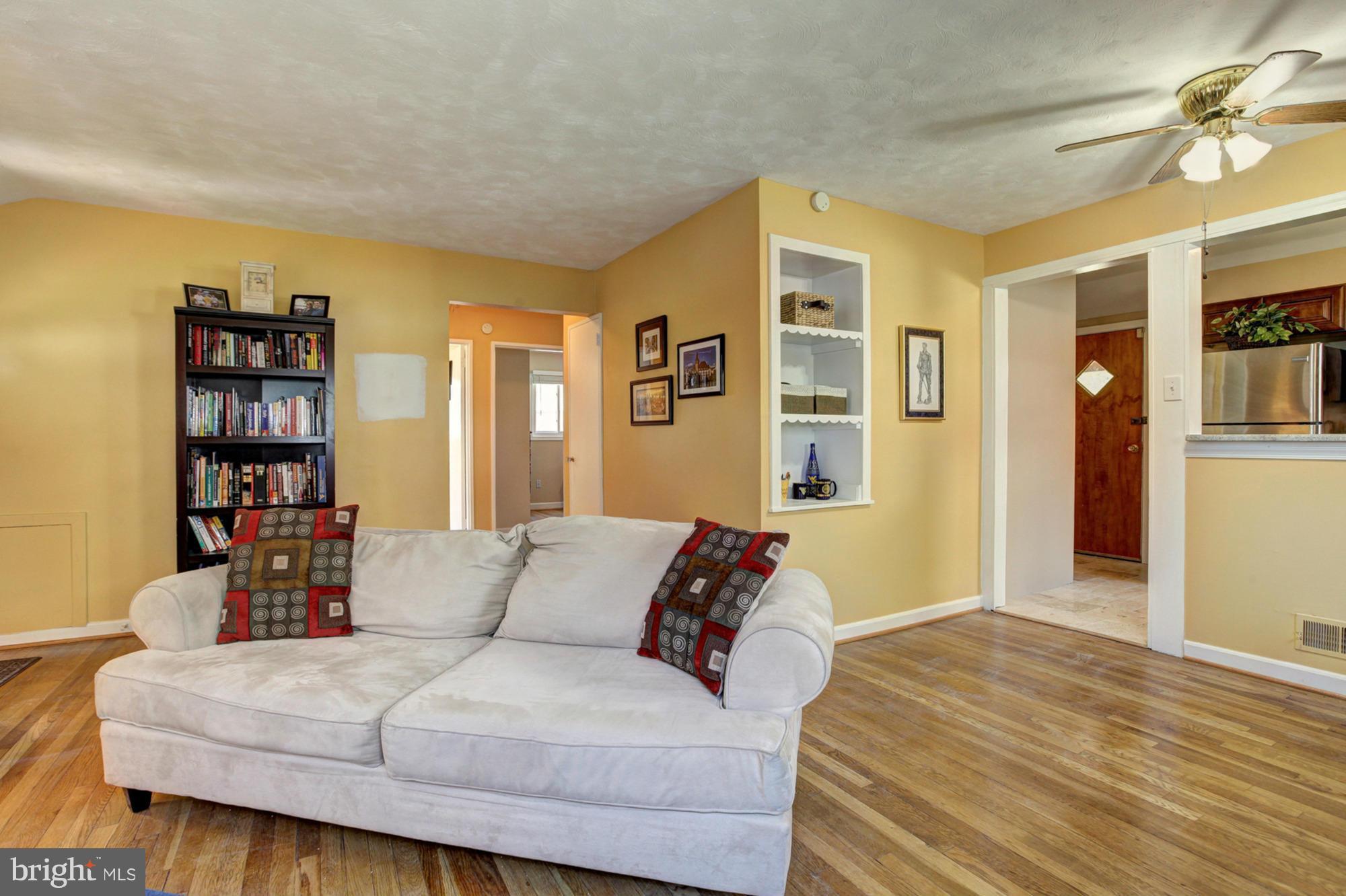 12827 Flack Street Silver Spring, MD 20906 - Photo 5 of 28 Living Room
