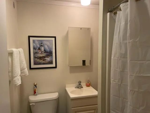 $3,750,000 | 12 West Shore Park Road, Kingston, NH 03848