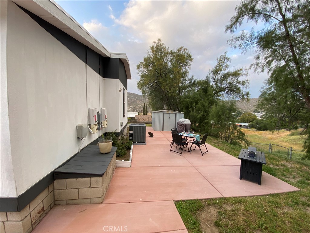 26480 Steinhoff Avenue Hemet, CA 92545 - Photo 8 of 72