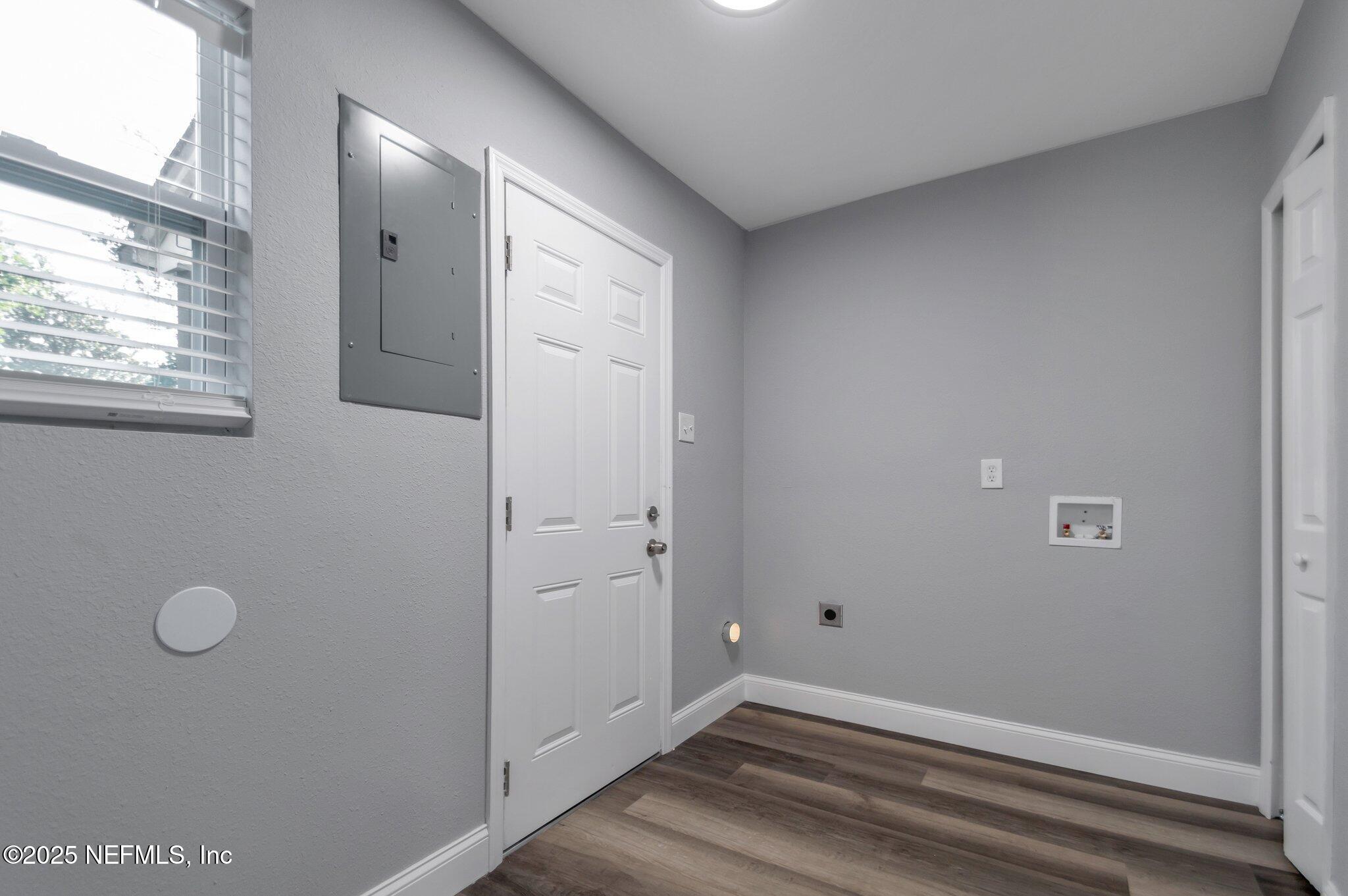 1759 Planters Road Jacksonville, FL 32207 - Photo 7 of 16 a view of small space