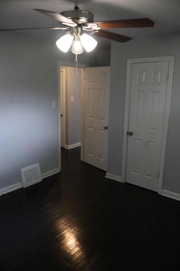 18610 Golfview Avenue Homewood, IL 60430 - Photo 11 of 20