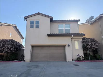a house view with a outdoor space