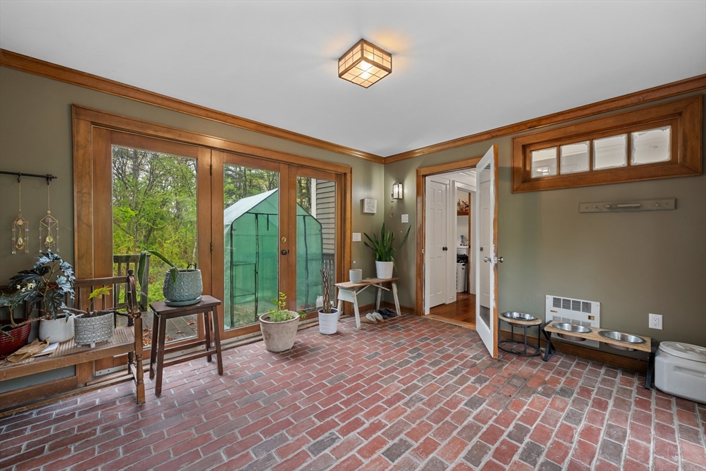 16 Elliott Road Sterling, MA 01564 - Photo 5 of 38