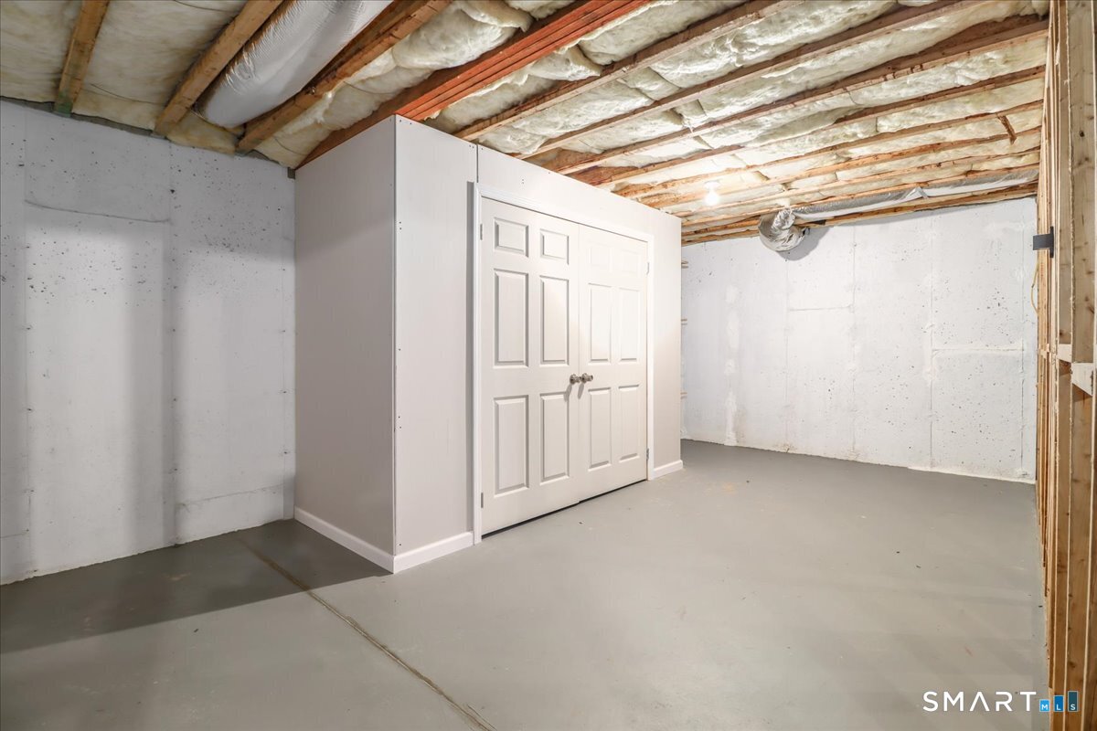 87 Haley Lane, Unit 87 Newtown, CT 06482 - Photo 31 of 39 a view of an empty room