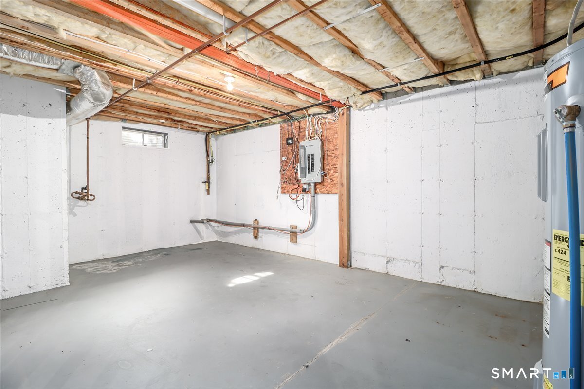 87 Haley Lane, Unit 87 Newtown, CT 06482 - Photo 34 of 39 a view of small space