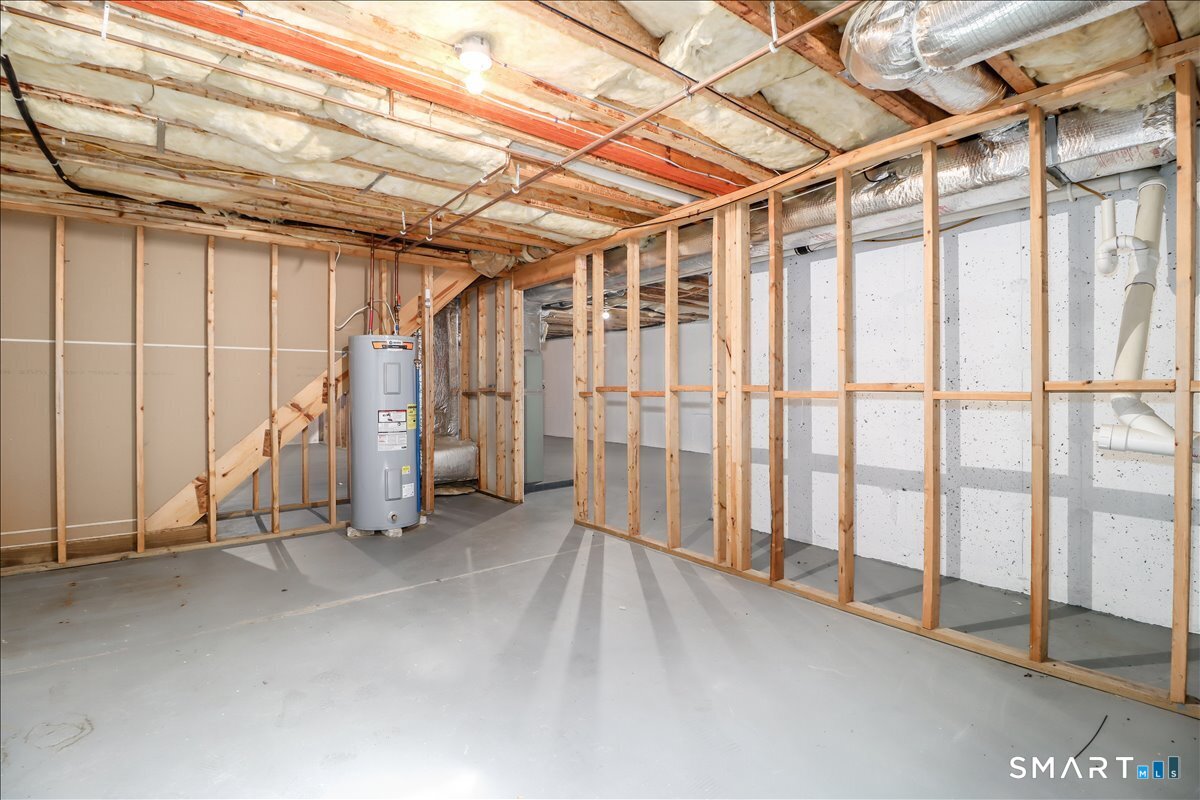 87 Haley Lane, Unit 87 Newtown, CT 06482 - Photo 35 of 39 a view of an empty room