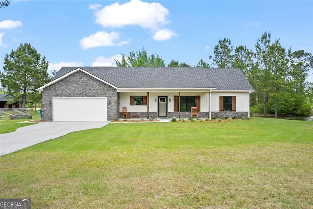 $399,000 | 252 Big Horse Drive, Waynesville, GA 31566