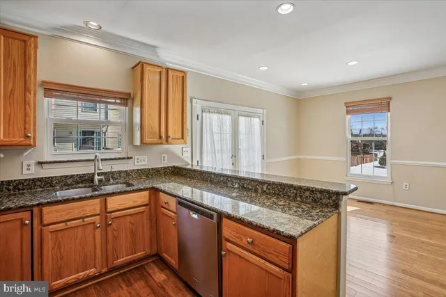 $3,300 | 6354 Dakine Circle, Springfield, VA 22150