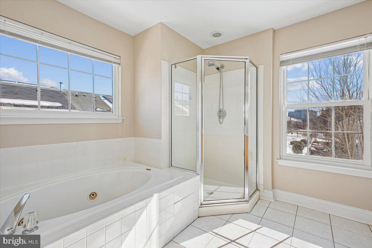 6354 Dakine Circle Springfield, VA 22150 - Photo 22 of 37 private primary bath with jet tub & sep. shower