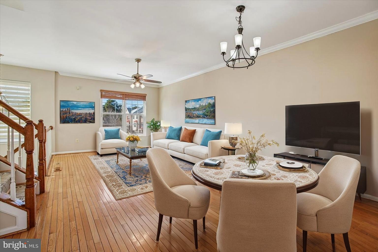 6354 Dakine Circle Springfield, VA 22150 - Photo 8 of 37 Living Room / Dining Room
