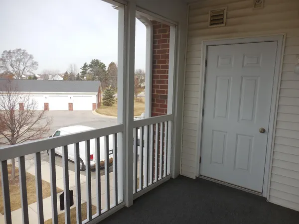 $2,000 | 824 West Summerfield Gln Circle, Ann Arbor, MI 48103