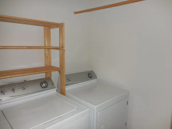 $2,000 | 824 West Summerfield Gln Circle, Ann Arbor, MI 48103