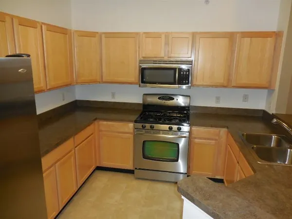 $2,000 | 824 West Summerfield Gln Circle, Ann Arbor, MI 48103