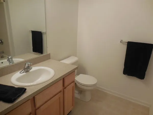 $2,000 | 824 West Summerfield Gln Circle, Ann Arbor, MI 48103