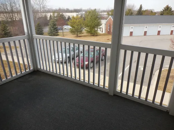$2,000 | 824 West Summerfield Gln Circle, Ann Arbor, MI 48103