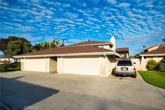 $668,800 | 11742-11742 215th Street, Unit 8, Lakewood, CA 90715