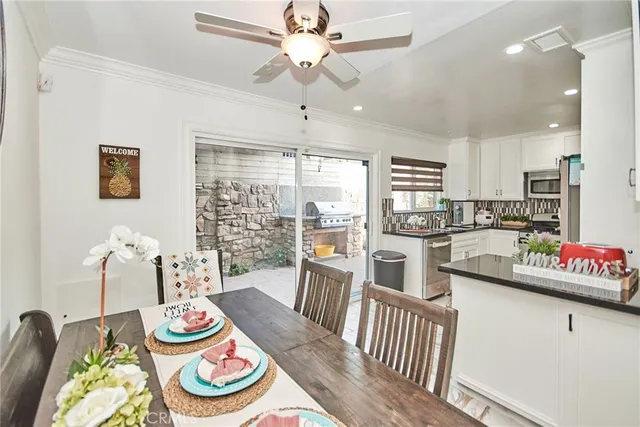 $668,800 | 11742-11742 215th Street, Unit 8, Lakewood, CA 90715