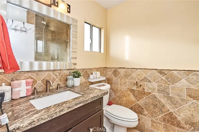 $668,800 | 11742-11742 215th Street, Unit 8, Lakewood, CA 90715