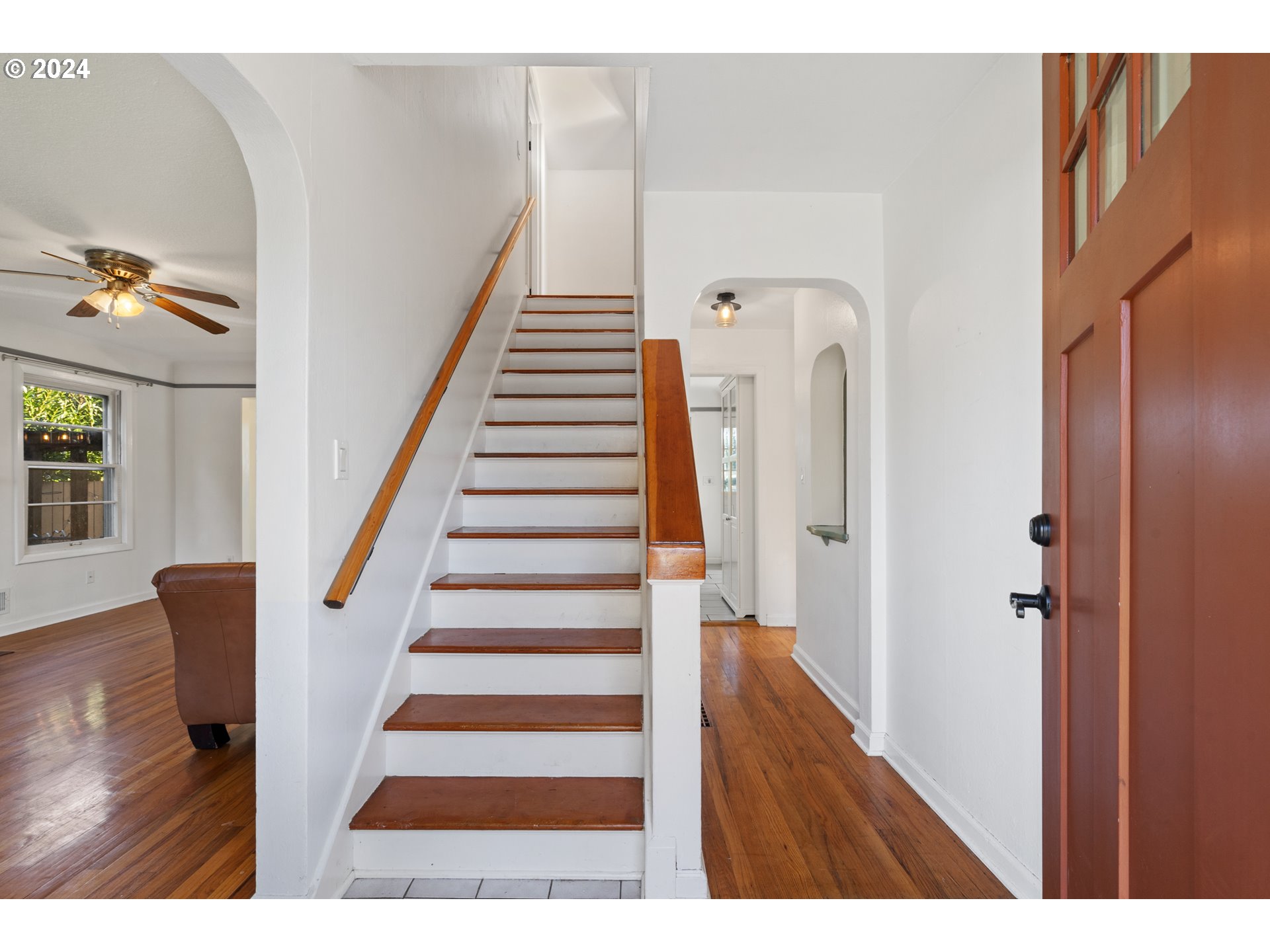 4313 Northeast Valley View Lane Vancouver, WA 98663 - Photo 12 of 48 a view of entryway with wooden floor