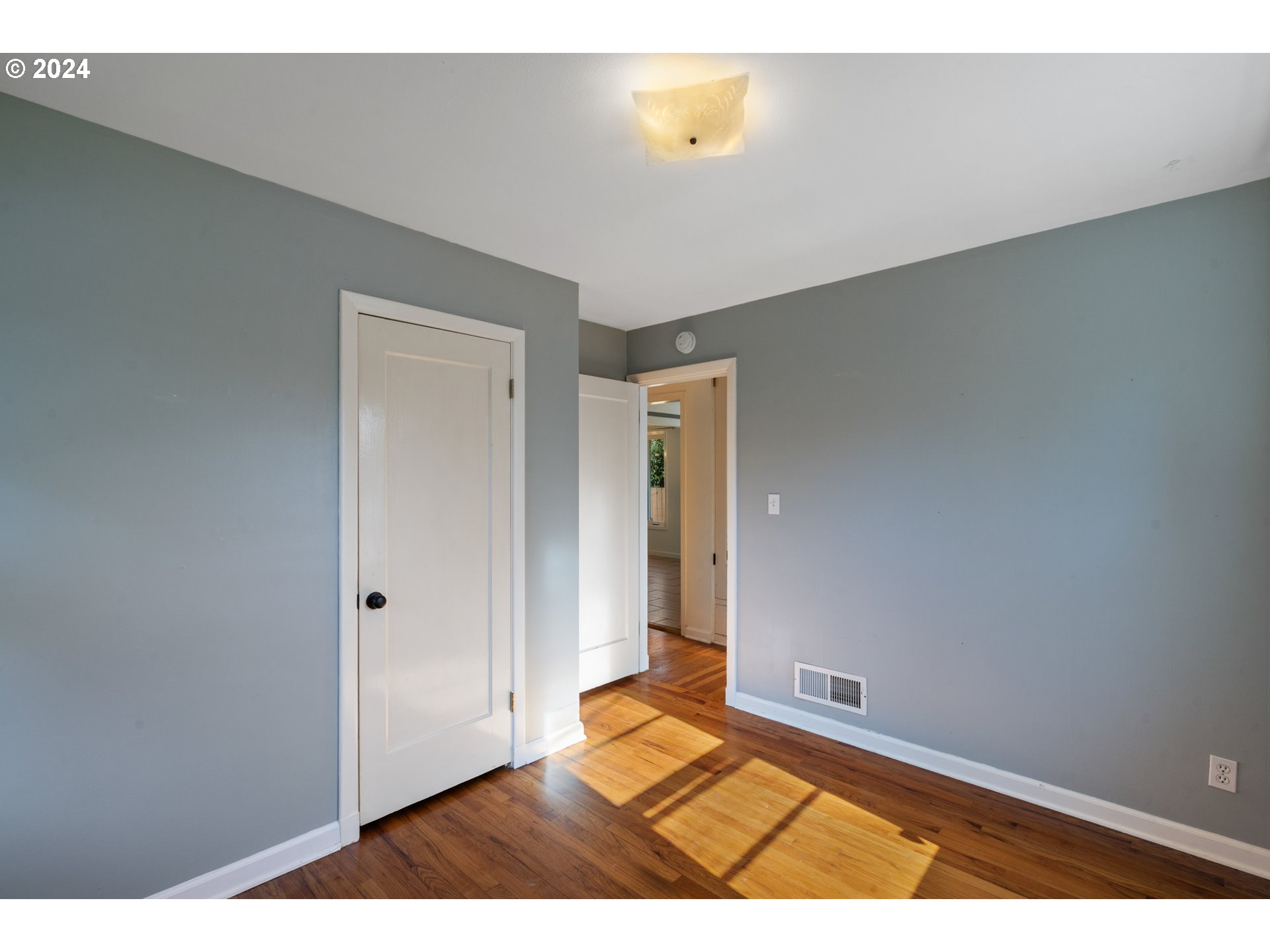 4313 Northeast Valley View Lane Vancouver, WA 98663 - Photo 28 of 48 a view of an empty room