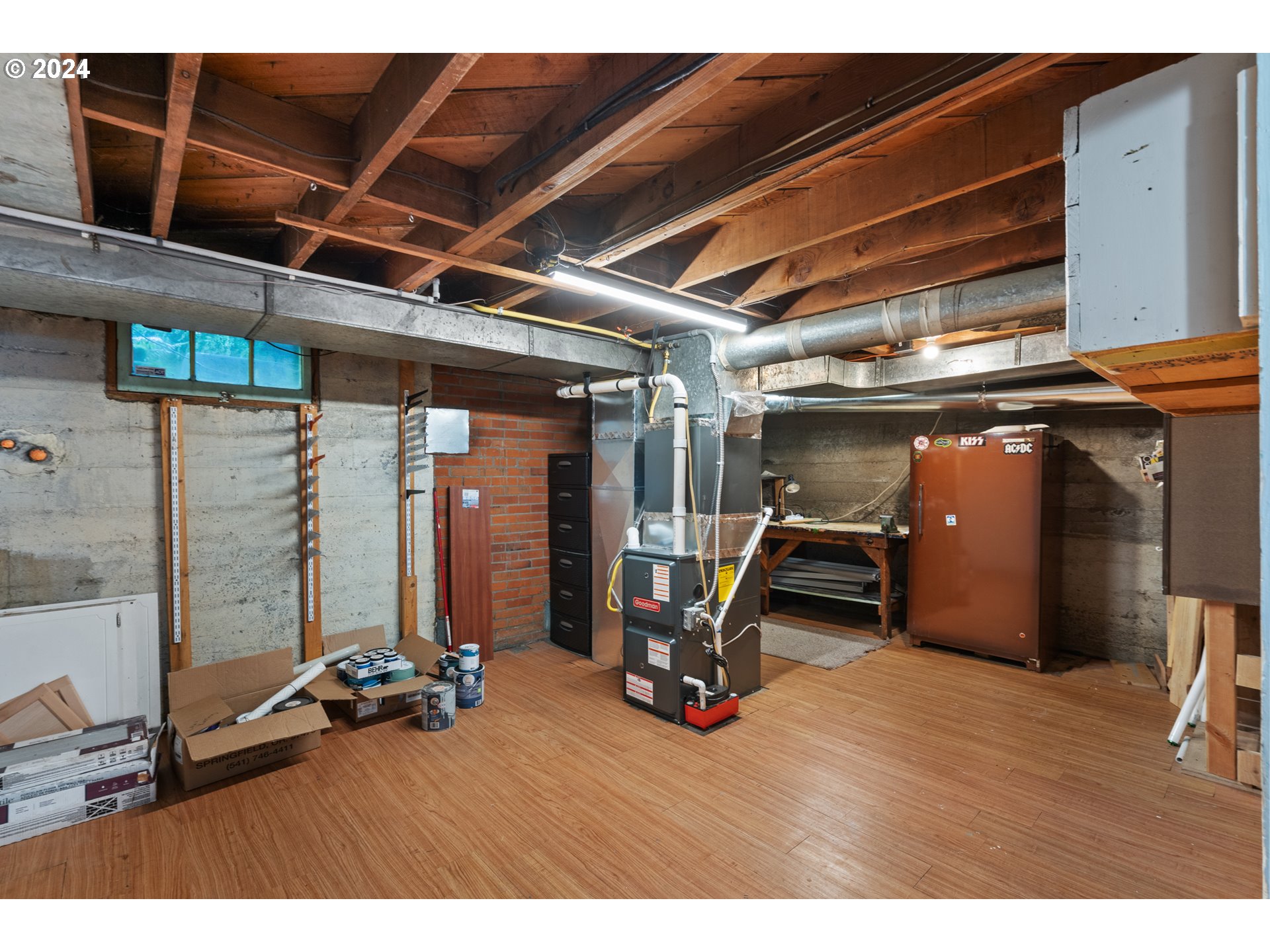 4313 Northeast Valley View Lane Vancouver, WA 98663 - Photo 39 of 48 a view of a room with gym equipment