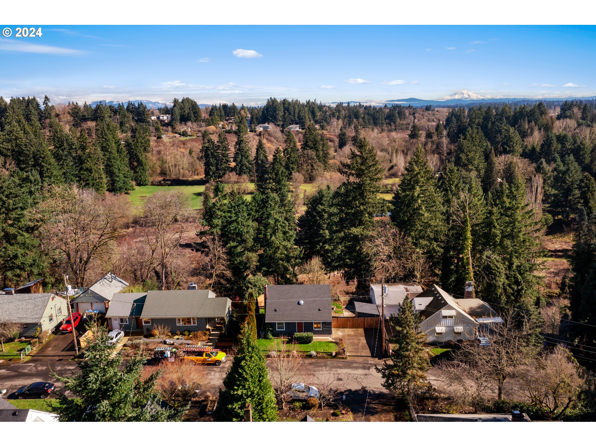 4313 Northeast Valley View Lane Vancouver, WA 98663 - Photo 5 of 48 a view of a city