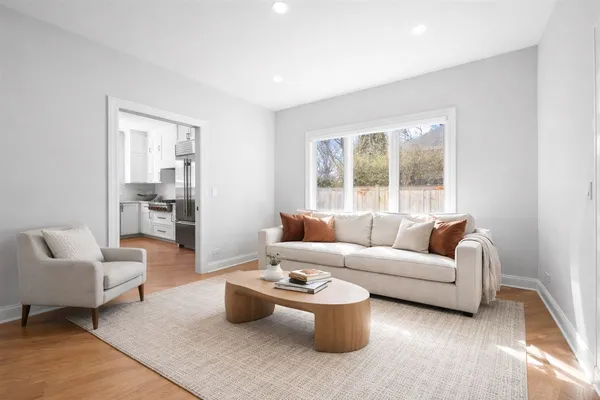 $1,499,000 | 911 Oxford Road, Deerfield, IL 60015