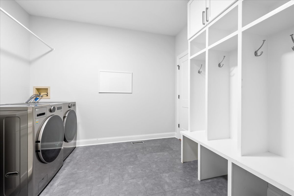 911 Oxford Road Deerfield, IL 60015 - Photo 14 of 30