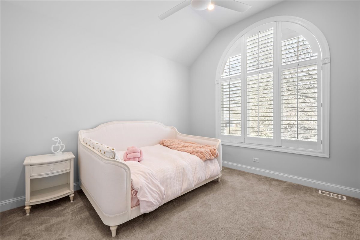 911 Oxford Road Deerfield, IL 60015 - Photo 18 of 30