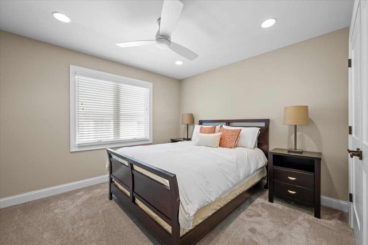 911 Oxford Road Deerfield, IL 60015 - Photo 21 of 30