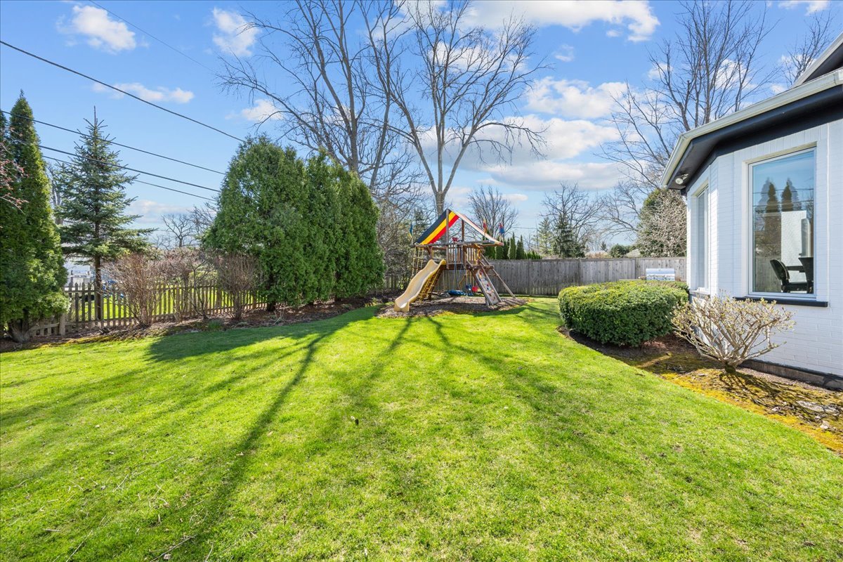 911 Oxford Road Deerfield, IL 60015 - Photo 26 of 30