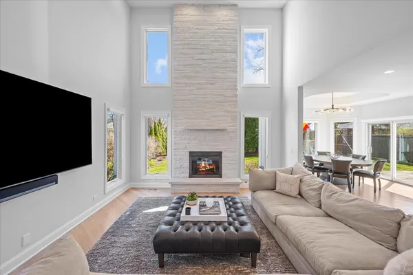 $1,499,000 | 911 Oxford Road, Deerfield, IL 60015