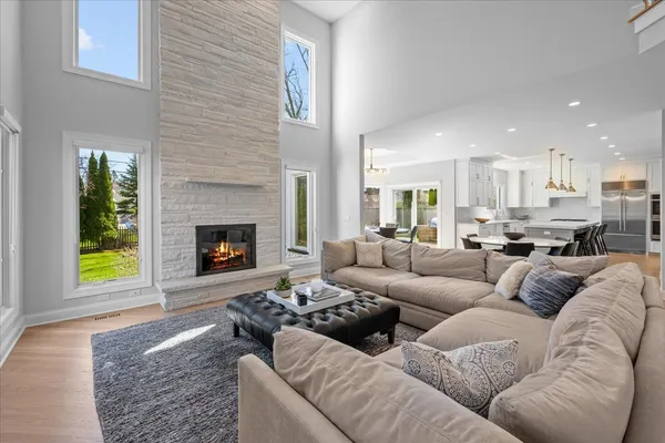 $1,499,000 | 911 Oxford Road, Deerfield, IL 60015