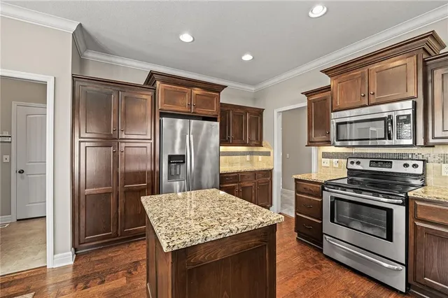 $369,900 | 4410 Stonebridge Drive, St. Joseph, MO 64505