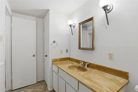 $130,000 | 4320 Bellaire Drive South, Unit 131W, Fort Worth, TX 76109