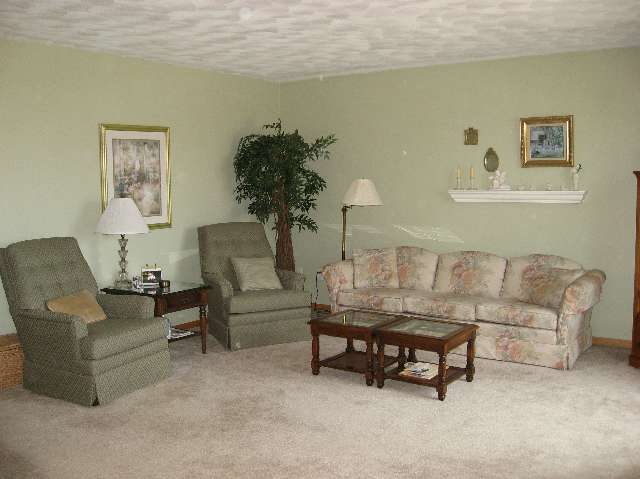1270 Kingsbury Road Washington, IL 61571 - Photo 4 of 9 Gallery Image 4