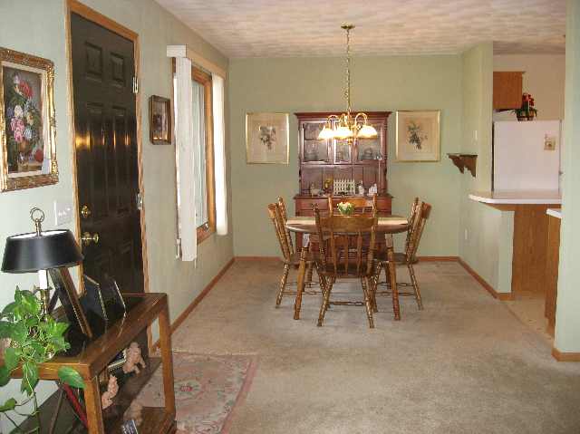 1270 Kingsbury Road Washington, IL 61571 - Photo 5 of 9 Gallery Image 5